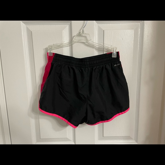 NIKE dry fit running shorts - Picture 5 of 9